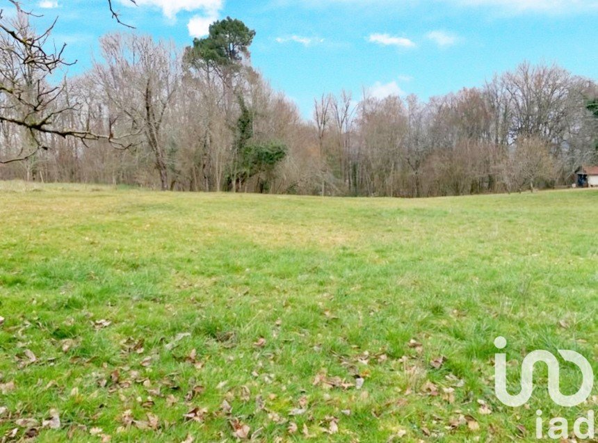 Land of 1,837 m² in BOULAZAC (24750)