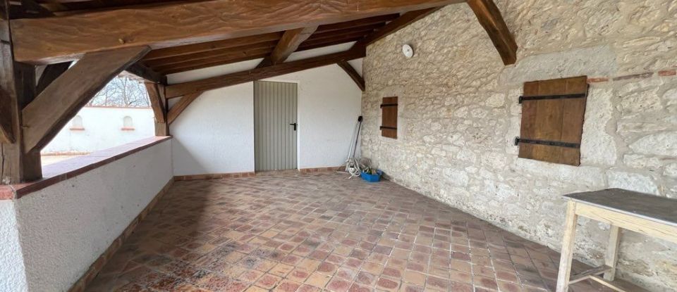 Maison 10 pièces de 307 m² à Saint-Romain-le-Noble (47270)