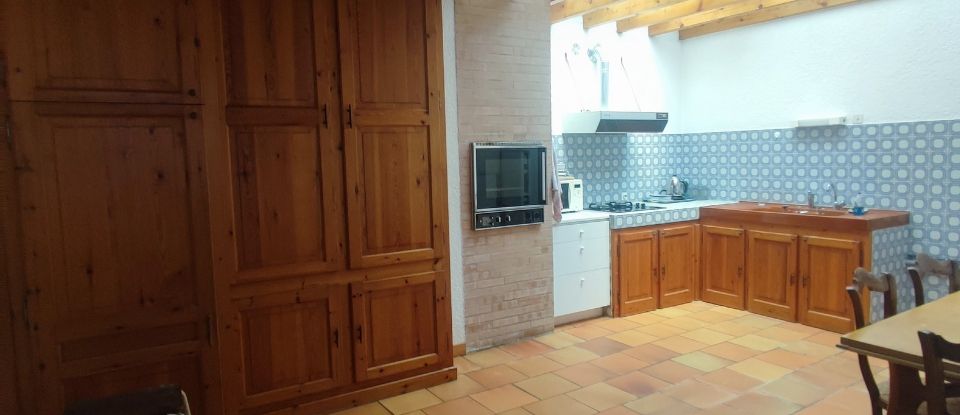 Traditional house 12 rooms of 288 m² in Arveyres (33500)