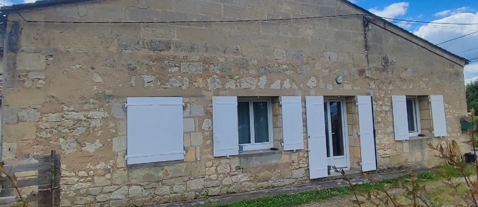 Maison traditionnelle 12 pièces de 288 m² à Arveyres (33500)