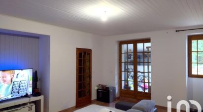 Country house 4 rooms of 102 m² in - (33860)