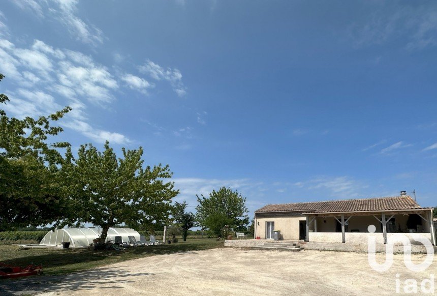 Maison traditionnelle 4 pièces de 139 m² à Bonneville-et-Saint-Avit-de-Fumadières (24230)