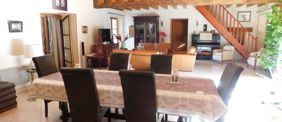 Longère 6 pièces de 180 m² à Montluçon (03100)