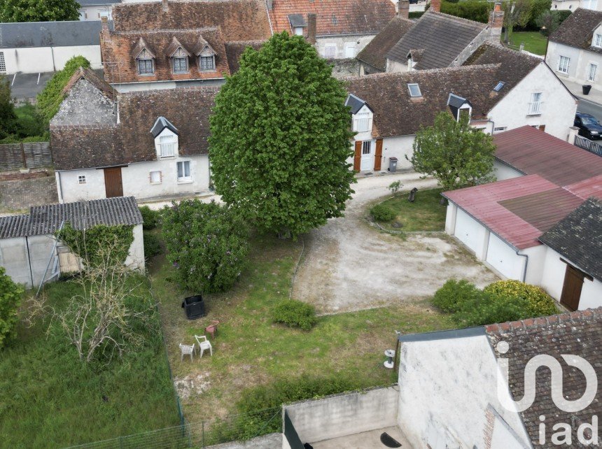 Longère 10 pièces de 186 m² à Chémery (41700)