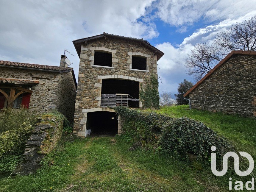 Grange 2 pièces de 120 m² à Latouille-Lentillac (46400)