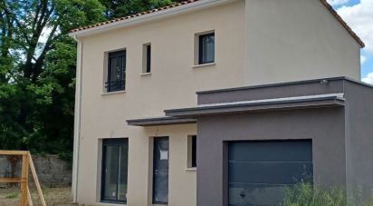 House 4 rooms of 92 m² in Montélimar (26200)