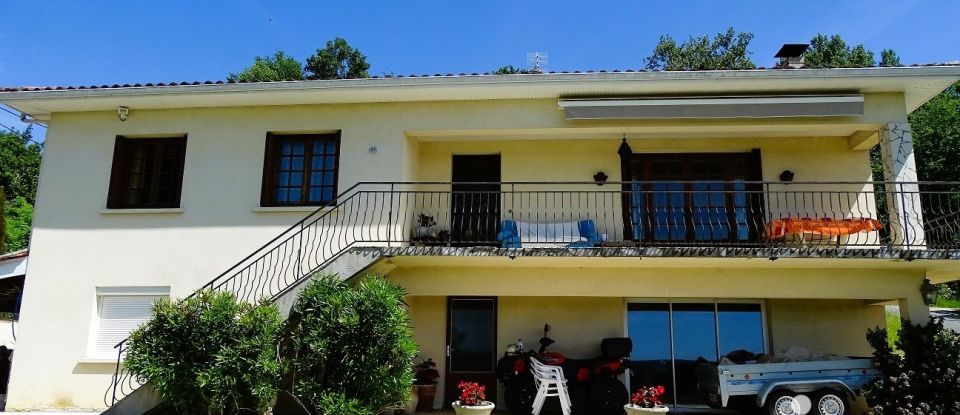 Traditional house 6 rooms of 166 m² in La Réole (33190)