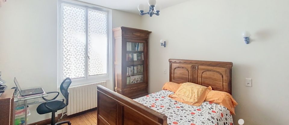 House 10 rooms of 208 m² in Brive-la-Gaillarde (19100)