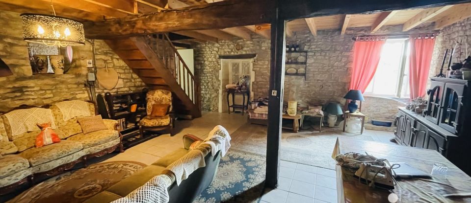 House 3 rooms of 141 m² in Ruffec (16700)