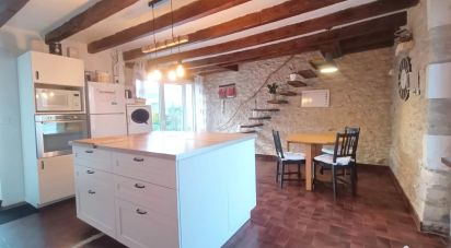 House 9 rooms of 209 m² in CHAMPIGNY-EN-ROCHEREAU (86170)