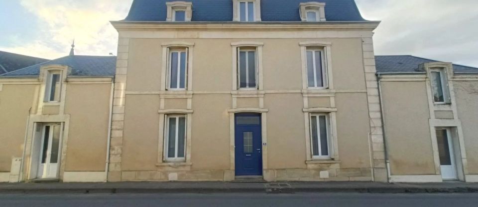 House 9 rooms of 209 m² in CHAMPIGNY-EN-ROCHEREAU (86170)