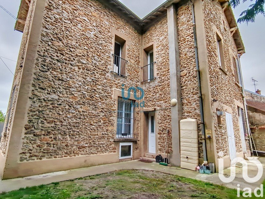 Maison 6 pièces de 150 m² à Sivry-Courtry (77115)