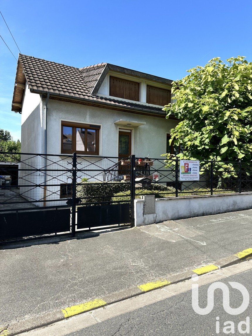 House 5 rooms of 100 m² in Livry-Gargan (93190)