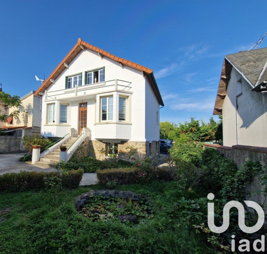 House 8 rooms of 121 m² in Mitry-Mory (77290)