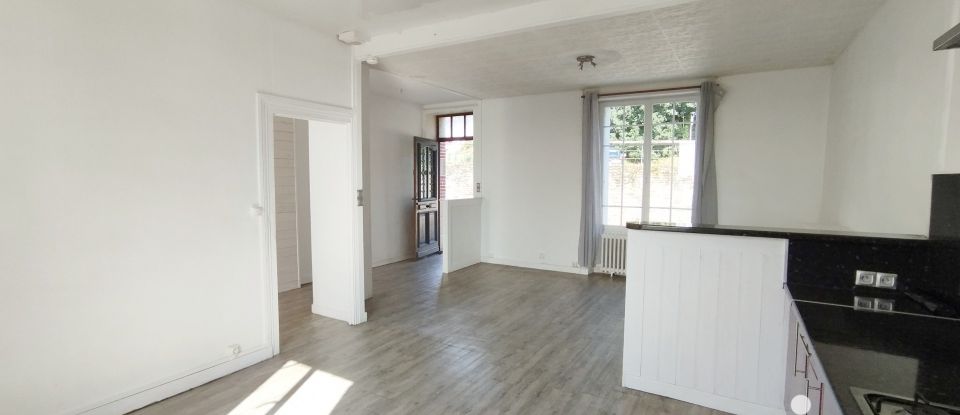 Town house 4 rooms of 77 m² in Carhaix-Plouguer (29270)