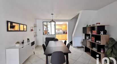 Maison 5 pièces de 98 m² à Roncq (59223)