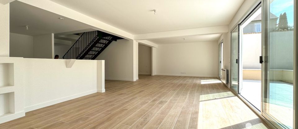 Maison 6 pièces de 138 m² à Noisy-le-Roi (78590)