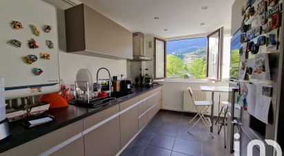 Apartment 3 rooms of 79 m² in Meylan (38240)