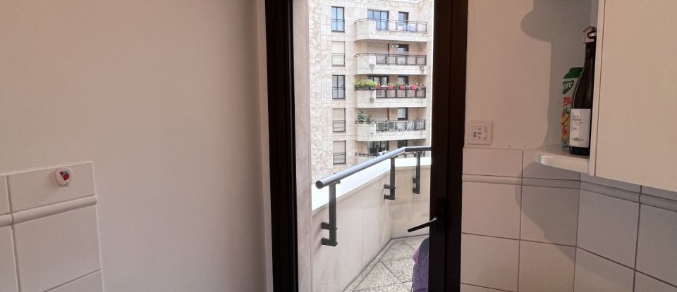 Apartment 3 rooms of 77 m² in Levallois-Perret (92300)