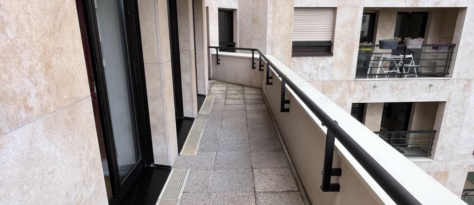 Apartment 3 rooms of 77 m² in Levallois-Perret (92300)