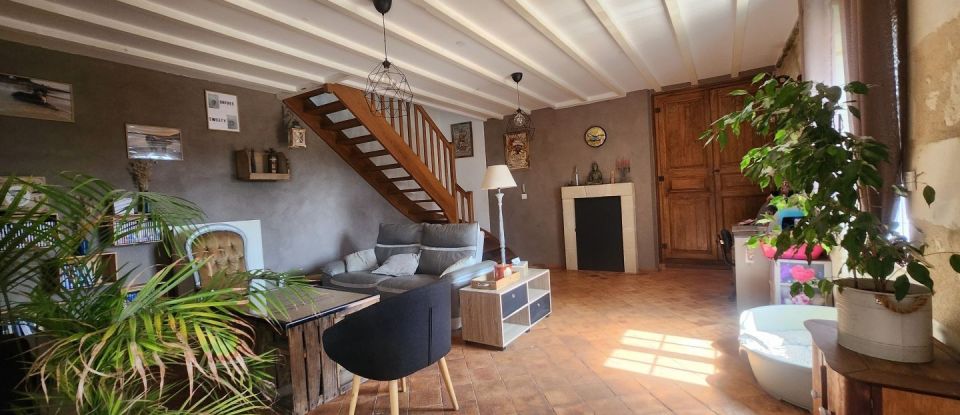 Country house 6 rooms of 167 m² in LORETZ D'ARGENTON (79290)