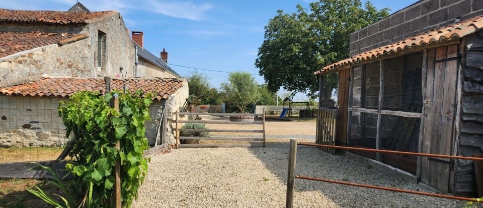 Maison de campagne 6 pièces de 167 m² à LORETZ D'ARGENTON (79290)