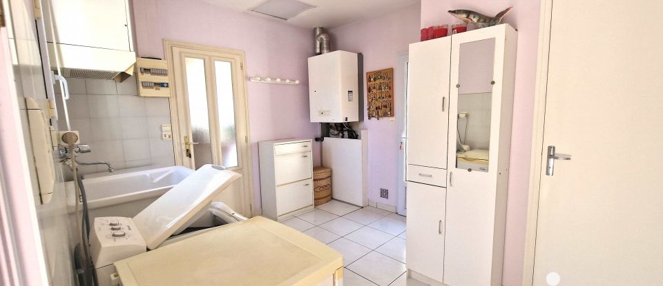 Traditional house 5 rooms of 120 m² in Saint-Gilles-Croix-de-Vie (85800)