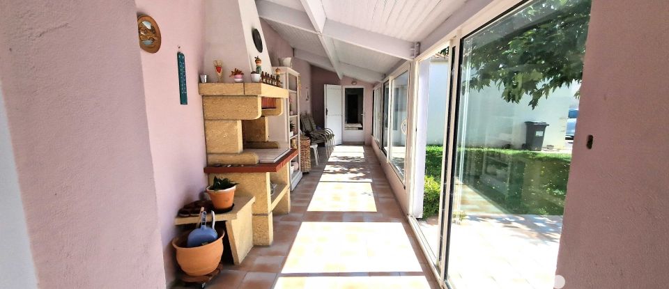 Traditional house 5 rooms of 120 m² in Saint-Gilles-Croix-de-Vie (85800)