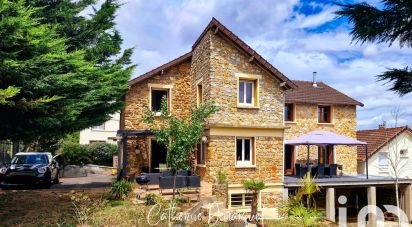 Maison 10 pièces de 265 m² à Viry-Châtillon (91170)