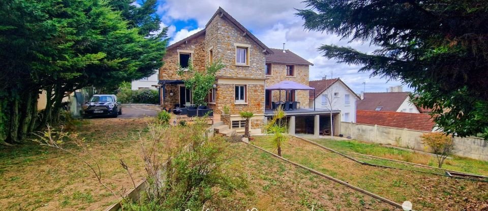 Maison 10 pièces de 265 m² à Viry-Châtillon (91170)