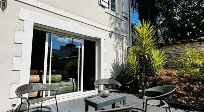 House 4 rooms of 138 m² in Cognac (16100)