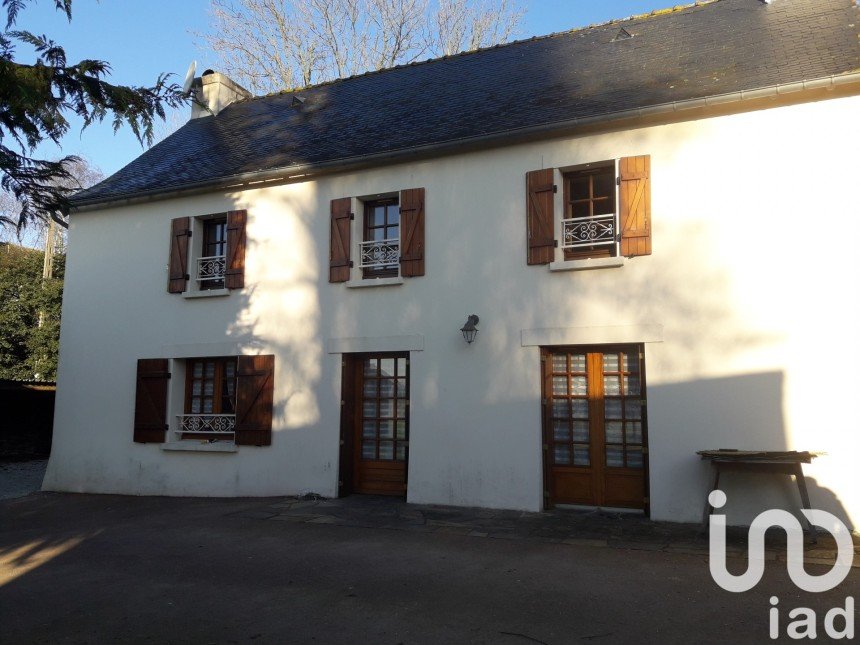 Maison de campagne 4 pièces de 88 m² à Pleyben (29190)