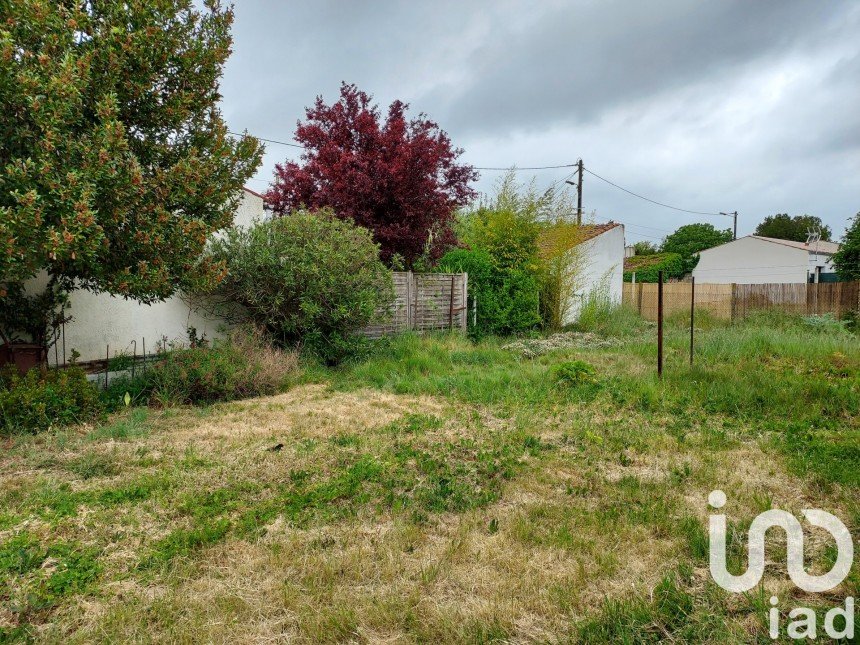 Land of 399 m² in Dompierre-sur-Mer (17139)