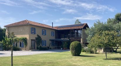 Country house 6 rooms of 215 m² in Libaros (65330)