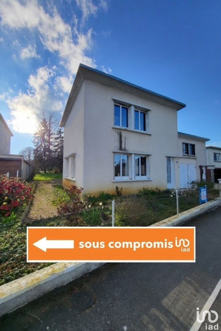 House 4 rooms of 79 m² in La Loupe (28240)