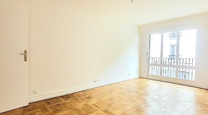 Studio 1 room of 31 m² in Paris (75015)