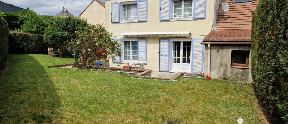 House 5 rooms of 107 m² in Dammartin-en-Goële (77230)