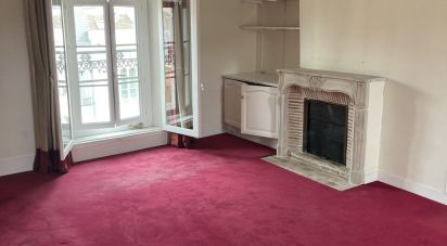 Apartment 3 rooms of 83 m² in Fontainebleau (77300)