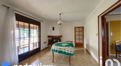 Traditional house 6 rooms of 111 m² in Sorgues (84700)