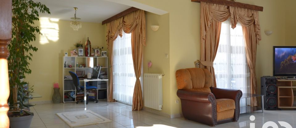 Traditional house 5 rooms of 154 m² in Ornaisons (11200)