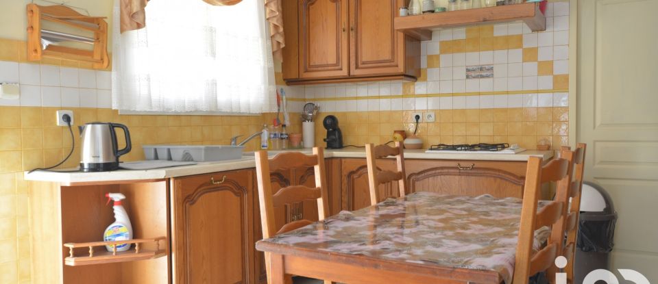 Traditional house 5 rooms of 154 m² in Ornaisons (11200)