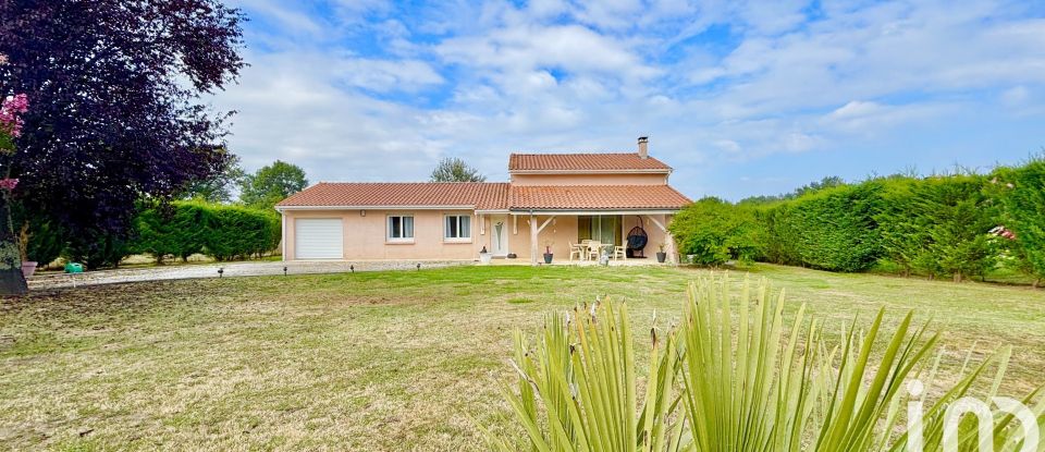 Maison traditionnelle 5 pièces de 130 m² à Saint-Yzan-de-Soudiac (33920)