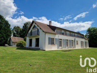 Estate 13 rooms of 665 m² in Coullons (45720)