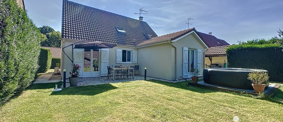 Maison traditionnelle 6 pièces de 123 m² à Ozoir-la-Ferrière (77330)