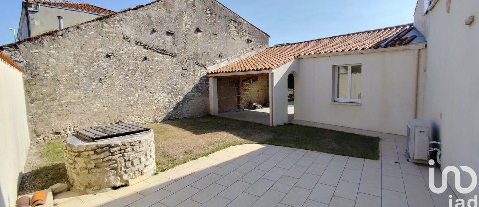 Village house 5 rooms of 112 m² in Vérines (17540)