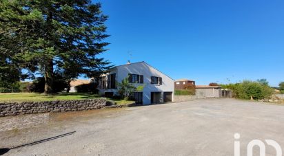 Maison traditionnelle 8 pièces de 234 m² à Les Lucs-sur-Boulogne (85170)