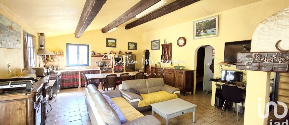 Maison de campagne 3 pièces de 143 m² à Méounes-lès-Montrieux (83136)