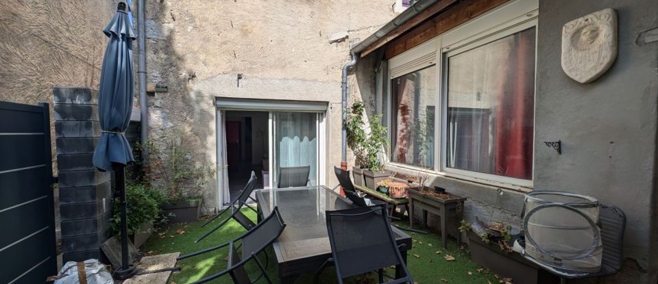 Maison 7 pièces de 212 m² à Oyonnax (01100)