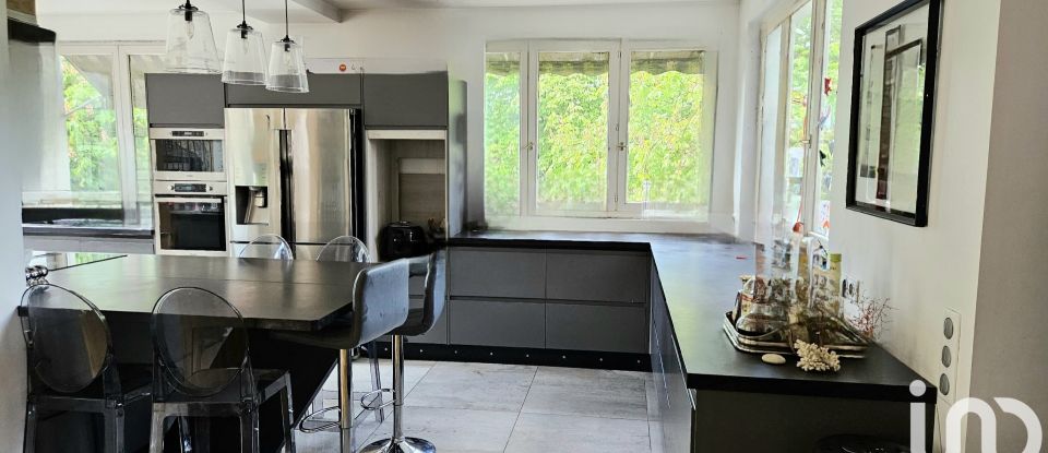 Immeuble de 261 m² à Saint-Mandé (94160)