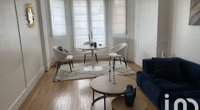 Appartement 3 pièces de 51 m² à Paris (75017)